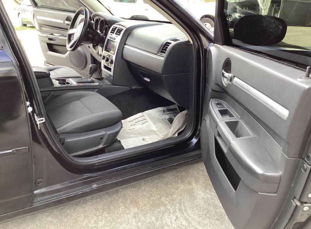 2010 Dodge Charger SXT - Photo 7
